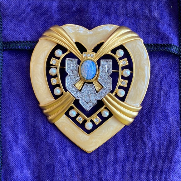 Avon Jewelry - Vintage Avon Elizabeth Taylor Broach Heart of Hollywood